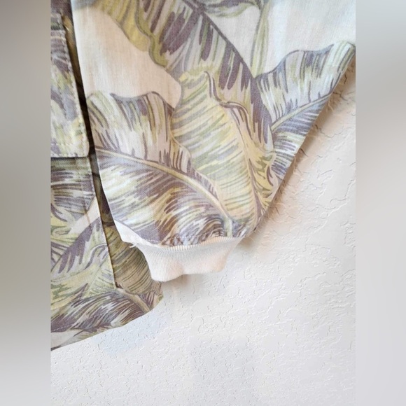 Disney Spirit Jersey Button Down Tropical Shirt Size Small - Picture 6 of 7